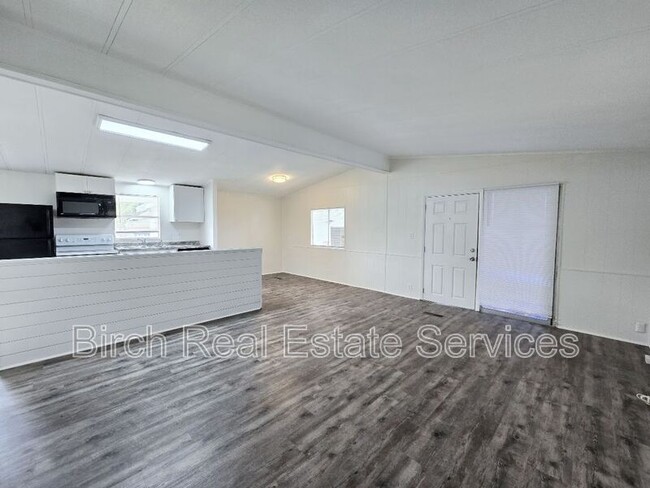 Foto del edificio - 7110 Commons Blvd