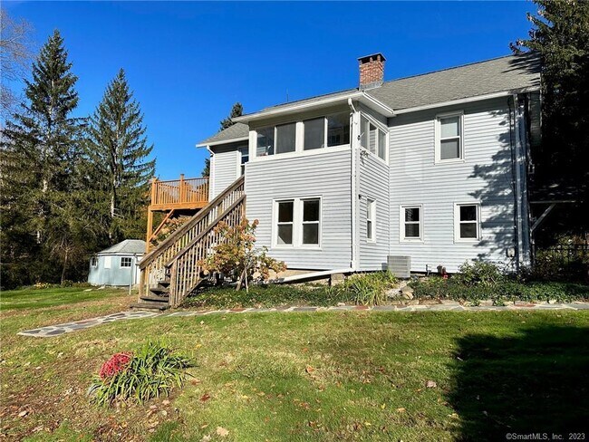 Foto del edificio - 1224 Racebrook Rd