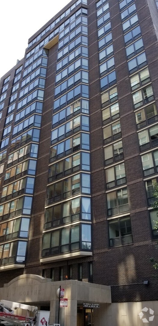 Building Photo - 21 W Goethe St