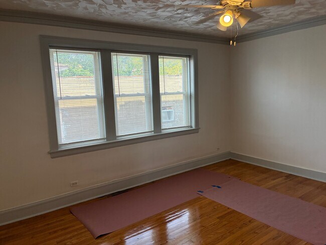 Foto del edificio - 1206 N Laramie Ave