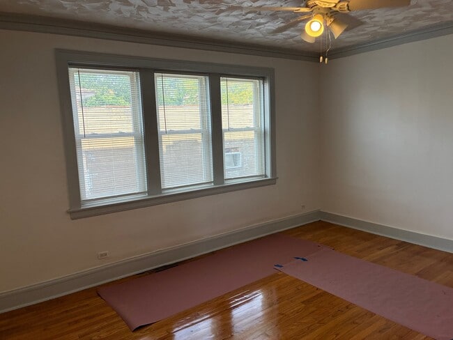 Building Photo - 1206 N Laramie Ave