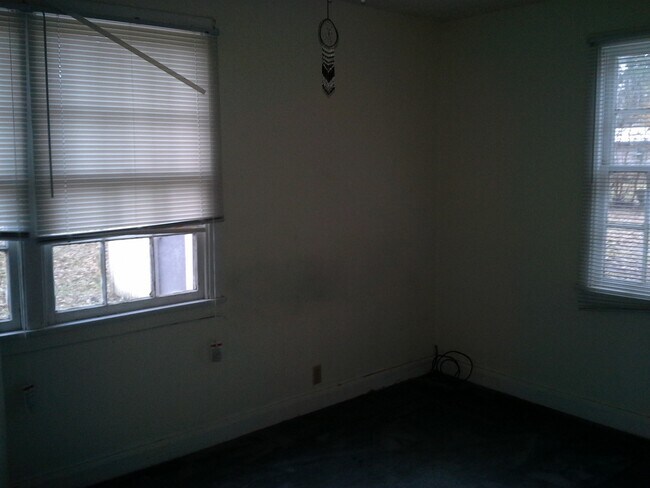 Building Photo - 1007 Harvey St