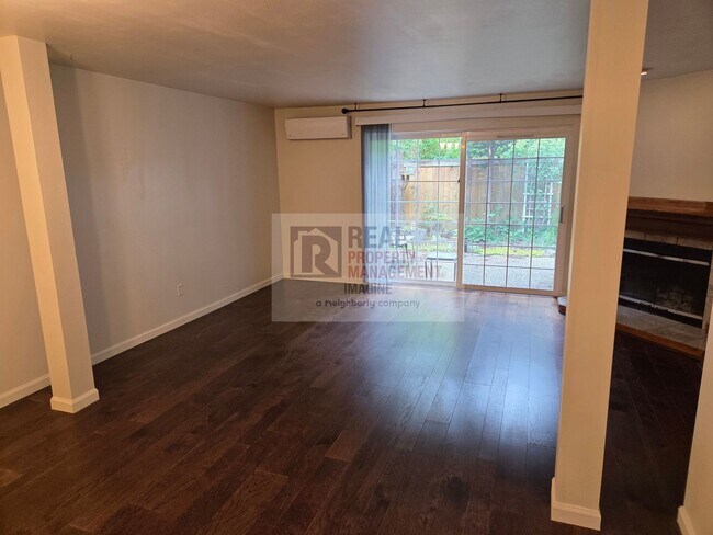 Foto del edificio - Check out this adorable 2.0 bedroom, 2.5 b...