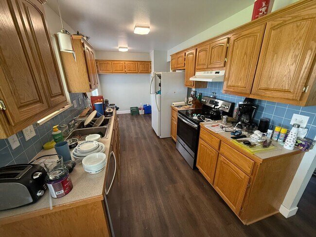 Foto del edificio - Coming Soon! 5 Bedrooms, 2 Bathrooms, and ...