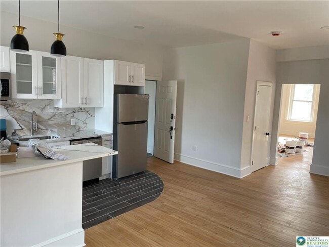 Building Photo - 701 Main St