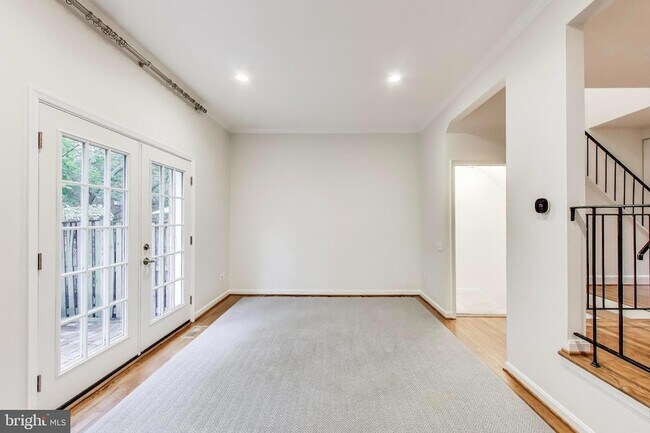 Foto del edificio - 1325 Chetworth Ct