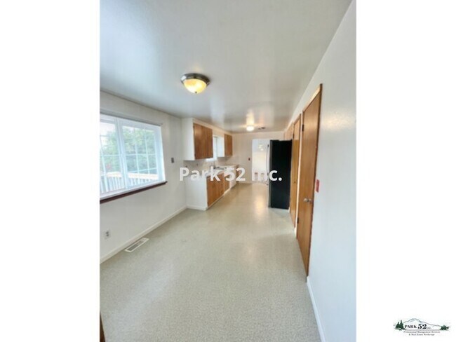 Building Photo - 1220 S Woodlawn St
