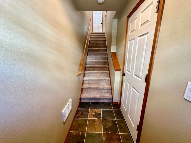 Foto del edificio - Spacious 2 Bedroom Sagebrook Townhome