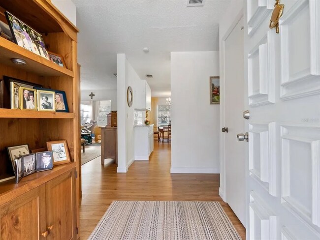 Foto del edificio - 1624 Whitehead Dr