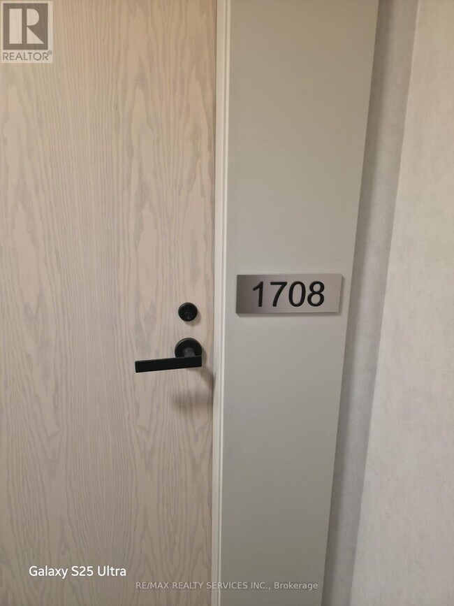 Building Photo - 8 Interchange Wy