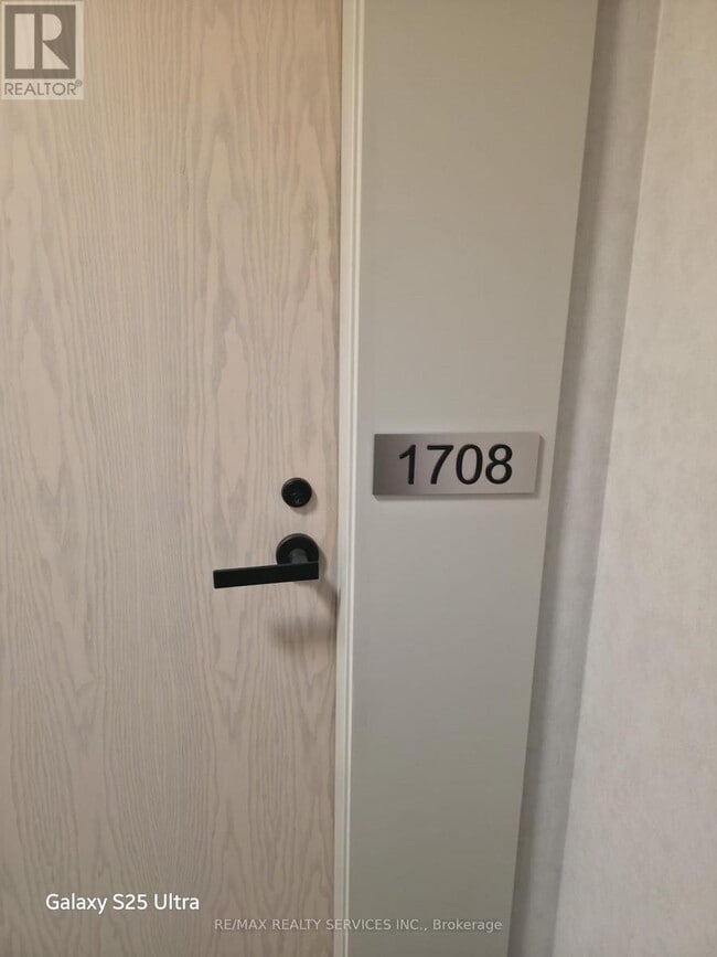 Photo du bâtiment - 8 Interchange Wy