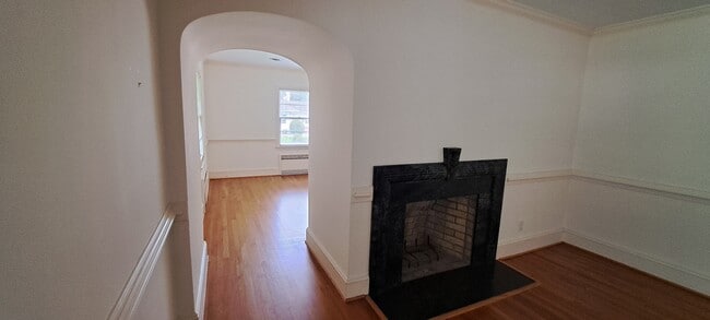 Building Photo - 520 N Broad St