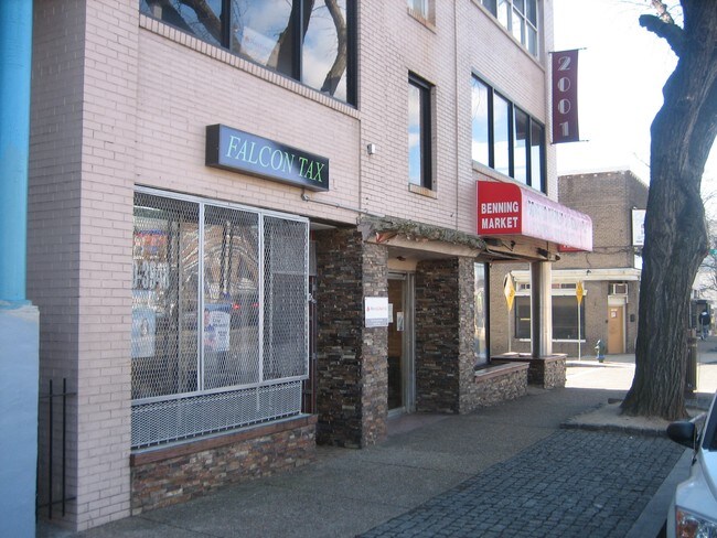 Foto del edificio - 2001-2003 Benning Rd NE