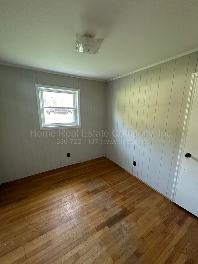 Building Photo - 4848 Berl St
