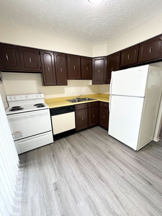 Building Photo - Charming 2-Bedroom Apartment in Beaver, PA – Apply Today!