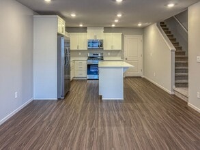 Building Photo - 849 Sifuentez Ct