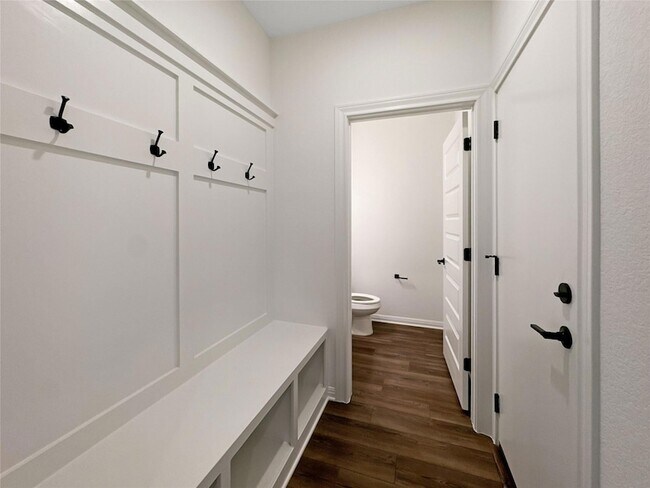 Foto del edificio - 2725 Woodall Dr