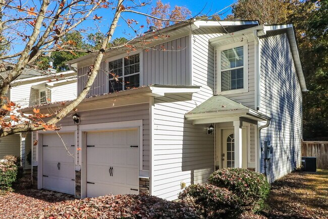 Foto del edificio - 383 Hidden Creek Ln