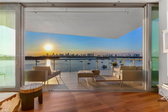 Foto del edificio - 3 br, 3.5 bath Condo - 1300 Monad Ter Unit 5F