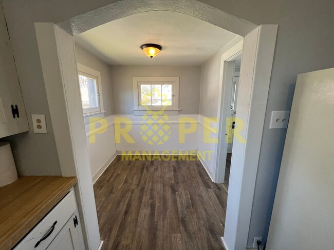 Building Photo - 55 Sandhurst Dr