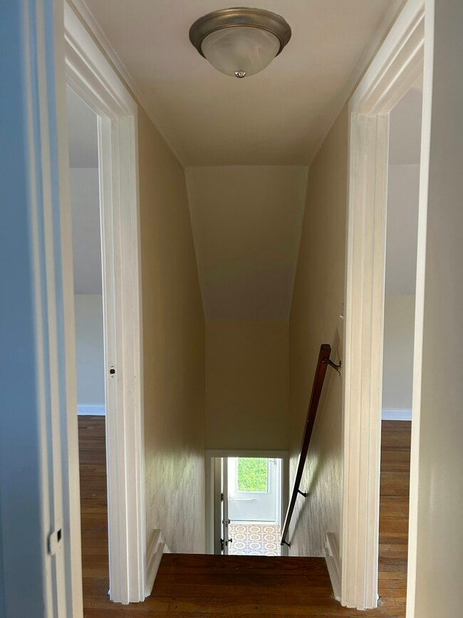 Building Photo - 213 Garden City Dr