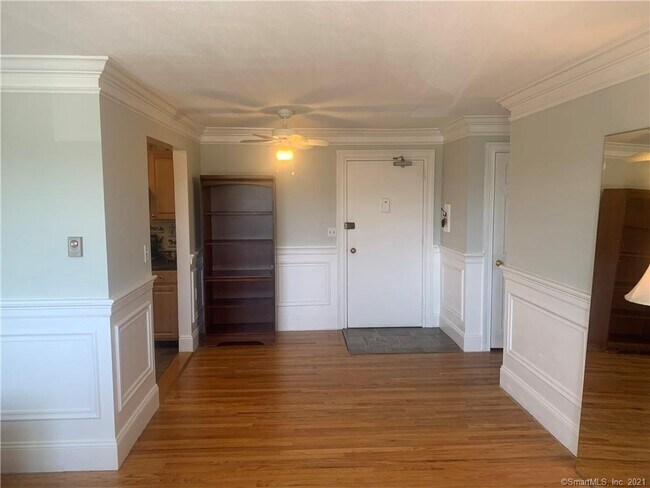 Foto del edificio - 1700 Broadbridge Ave