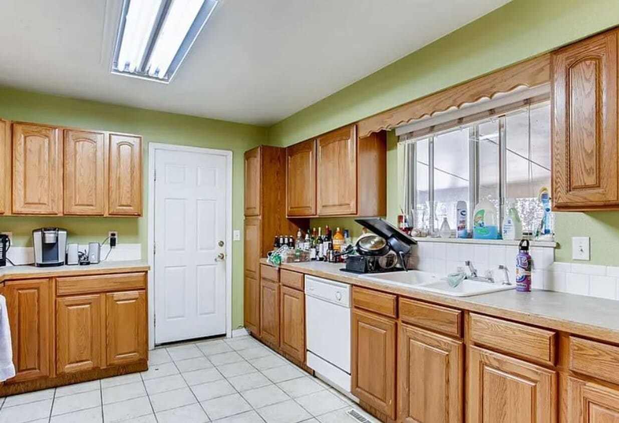 Building Photo - Charming 4BD/3BA Single-Family Home