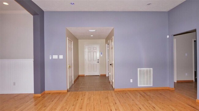 Building Photo - 10815 Cliffton Forge Dr