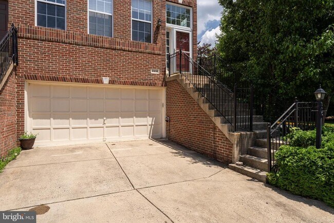 Building Photo - 2619 Logan Wood Dr
