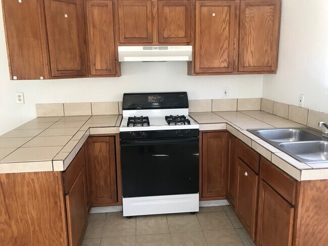 Building Photo - 11621 Lee Ave