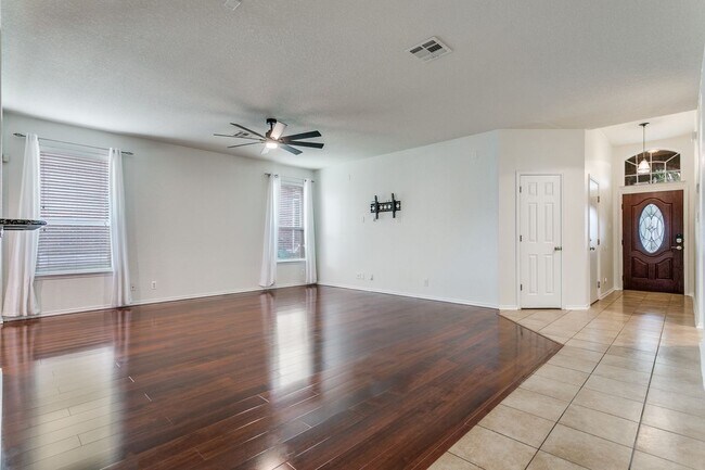 Foto del edificio - 705 Hightrail