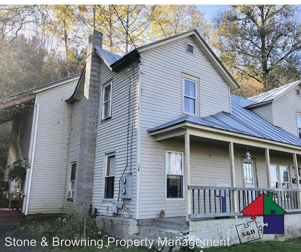 108 Railroad St, Barre, VT 05641 Apartment for Rent in Barre, VT