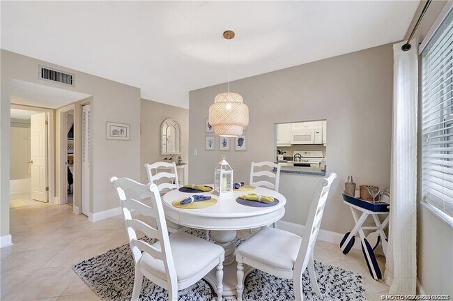 Foto del edificio - 2950 SE Ocean Blvd