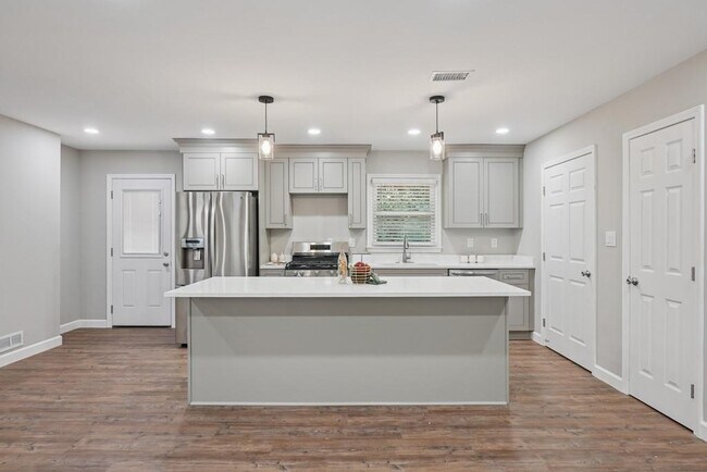 Foto del edificio - 2645 Davenport Rd NW