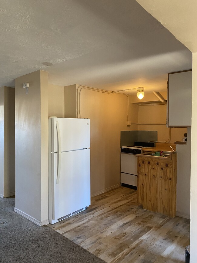 Building Photo - 306 S Humphreys St