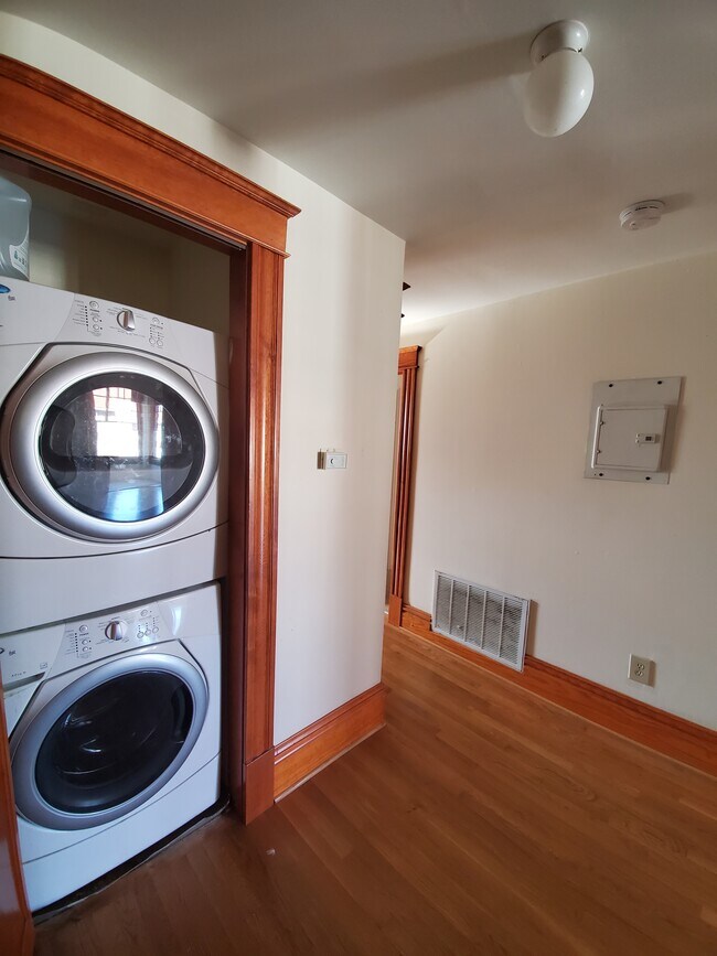 Foto del edificio - 5788 Pershing Ave