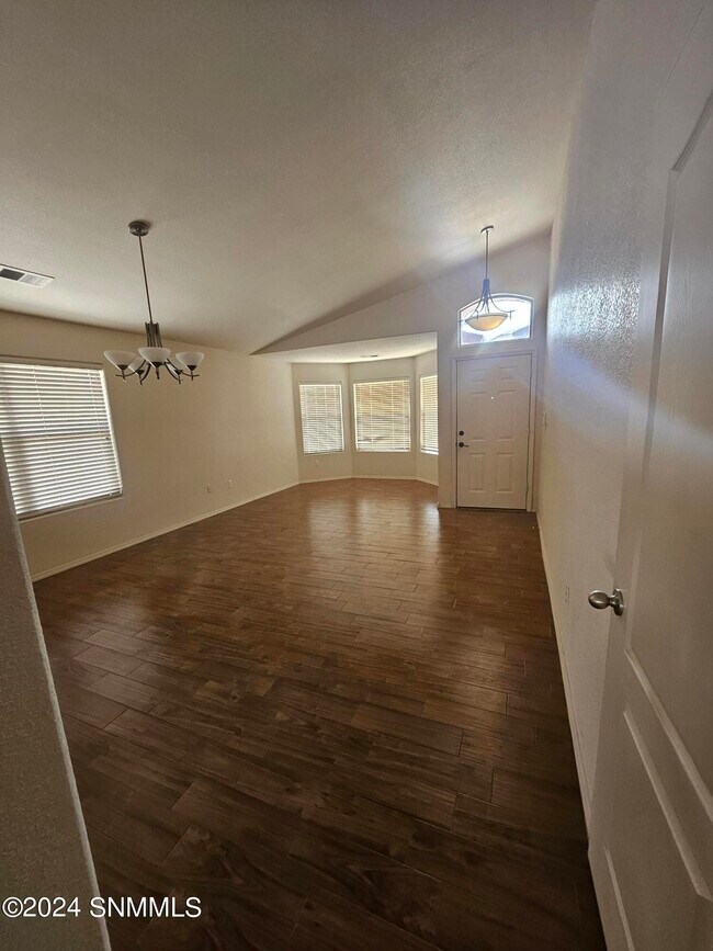 Building Photo - 2499 Silver Sage Dr