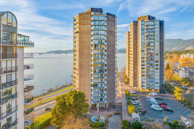 Building Photo - Beach Towers Dogwood Building