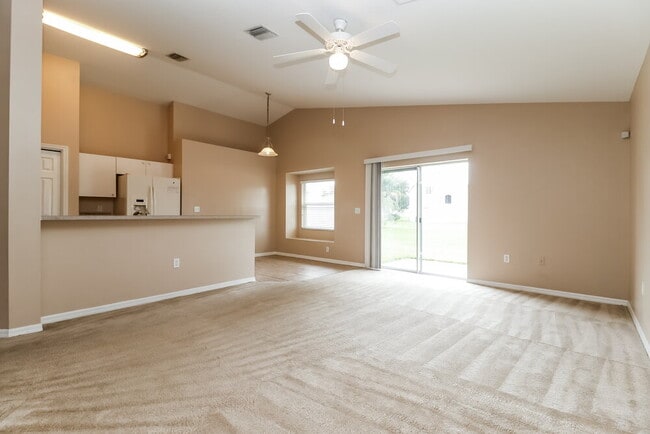 Building Photo - 3843 Lockridge Dr