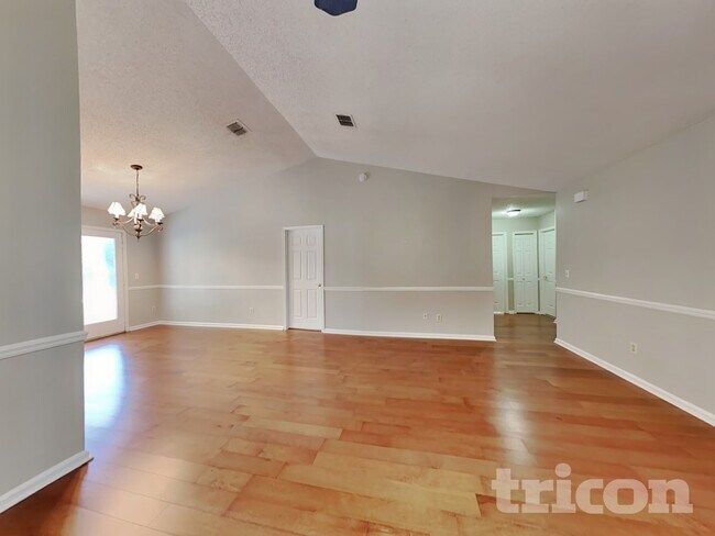 Foto del edificio - 1133 Linwood Loop