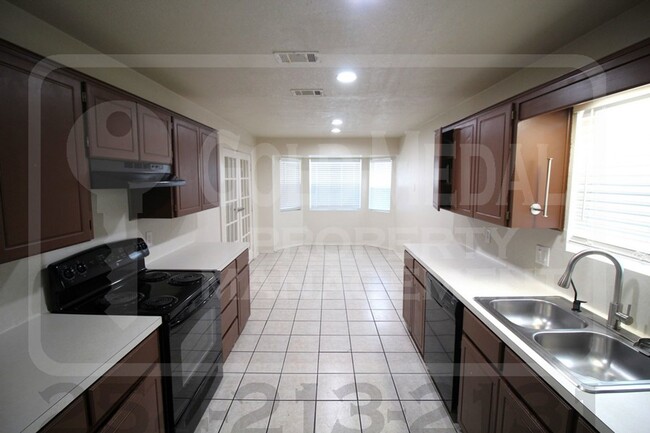 Building Photo - Gorgeous 4-Bedroom, 2-Bath home now availa...