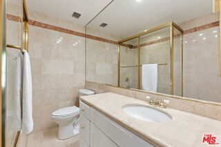 Foto del edificio - 1131 Alta Loma Rd