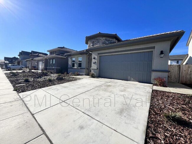 Foto del edificio - 2451 Paramount Ln