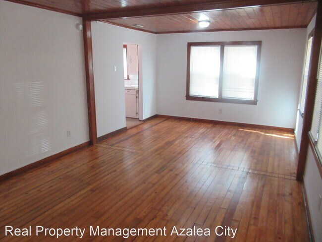 Building Photo - 2 br, 1 bath House - 3412 Laverne Dr. E