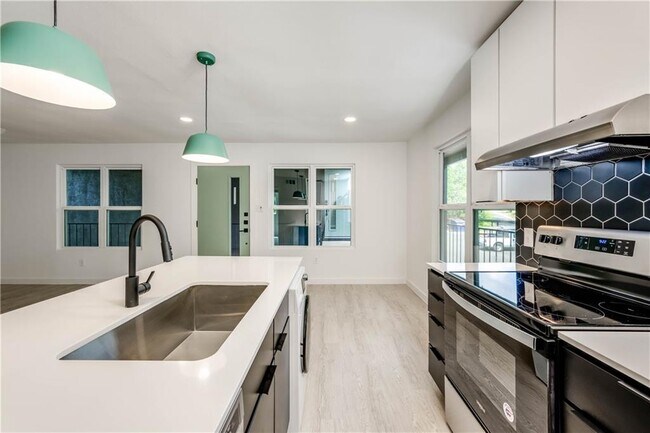 Foto del edificio - 513 Pecan Grove Rd