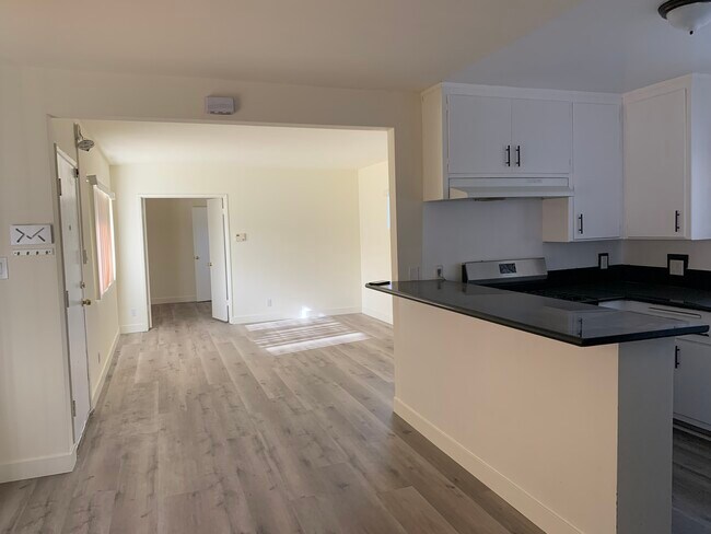 Building Photo - 4525 Don Tomaso Dr