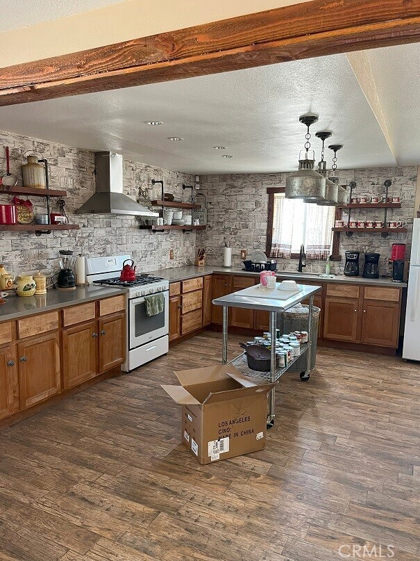 Building Photo - 1555 La Buena Tierra Ave