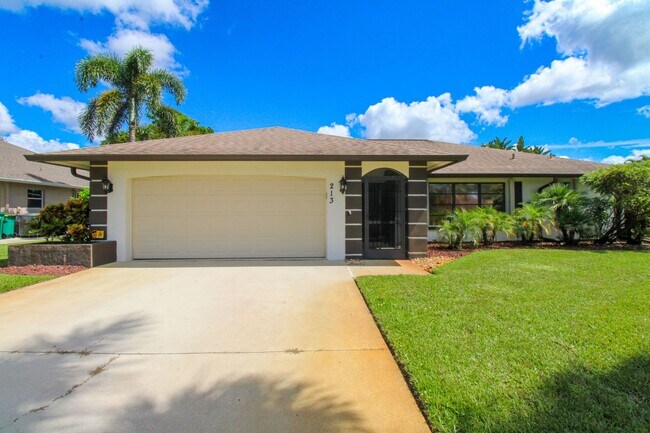 Building Photo - ** 3 BED\2 BATH SINGLE FAMILY HOME WITH PRIVATE HEATED POOL ** LELY GOLF ESTATES IN NAPLES FL ** ...