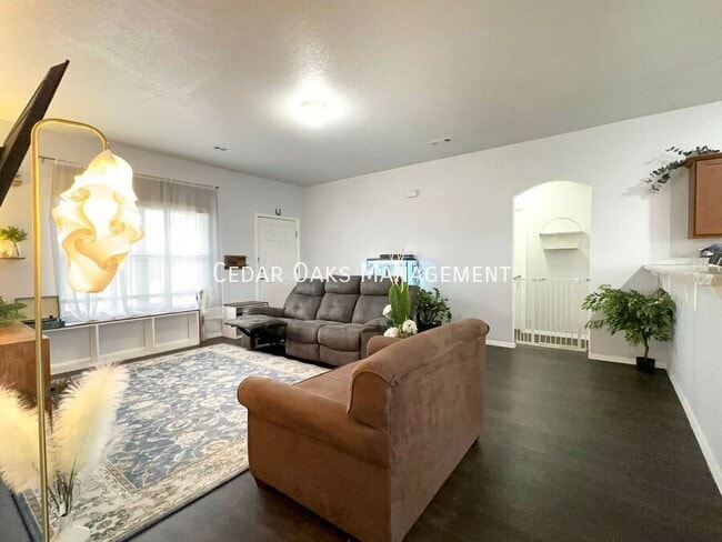 Building Photo - 2389 Wyandotte Ave