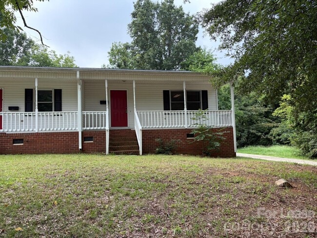 Building Photo - 640 Pee Dee Ave